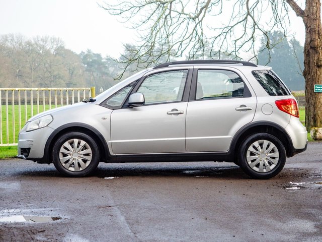 View our SUZUKI SX4