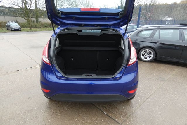 2015 FORD FIESTA - Photo 8