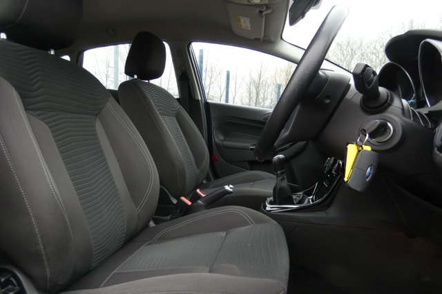 2015 FORD FIESTA - Photo 10