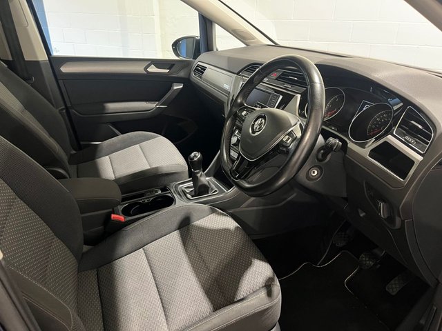 View our VOLKSWAGEN TOURAN
