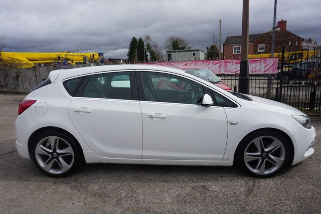 2015 VAUXHALL ASTRA - Photo 7