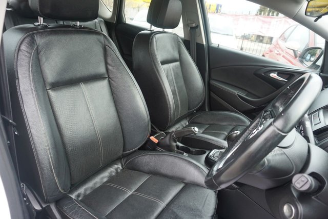 2015 VAUXHALL ASTRA - Photo 12