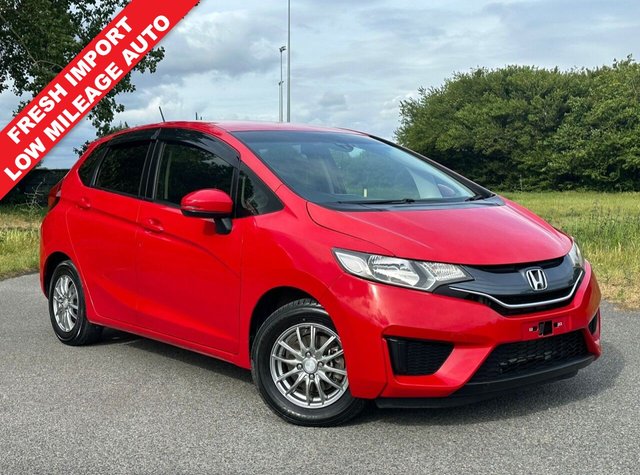2015 HONDA JAZZ 1.3 AUTOMATIC. CLEAN CONDITION THROUGHTOUT. FINISHED IN METALLIC RED COLOUR. MORE DETAILS... photo