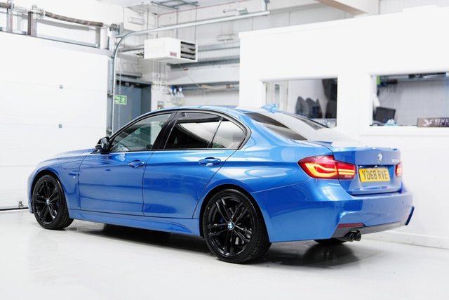 2018 BMW 3 SERIES - Photo 2