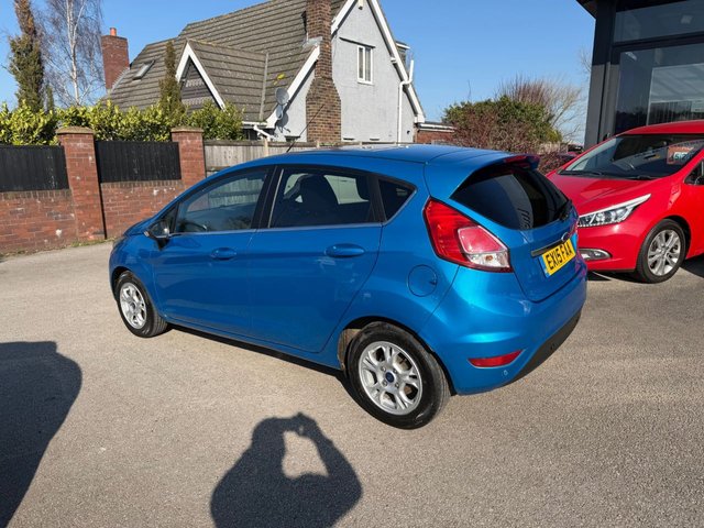 2015 FORD FIESTA 1.6 TDCi ECOnetic Titanium Hatchback 5dr Diesel Manual Euro 5 (s/s) (95 ps) - Photo 3