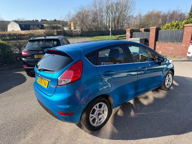 2015 FORD FIESTA 1.6 TDCi ECOnetic Titanium Hatchback 5dr Diesel Manual Euro 5 (s/s) (95 ps) - Photo 5