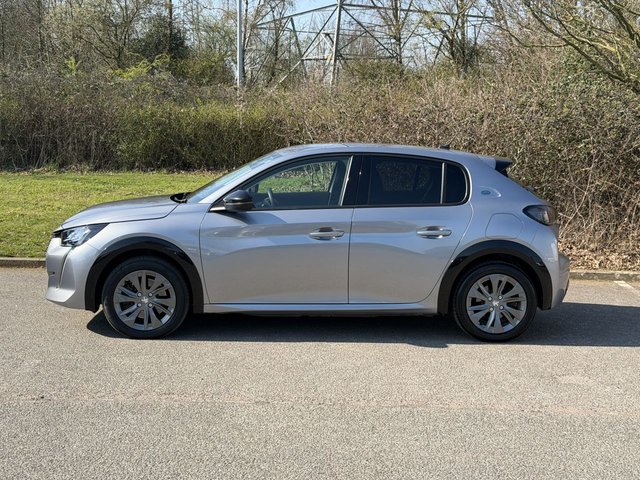 2022 PEUGEOT E-208 - Photo 2