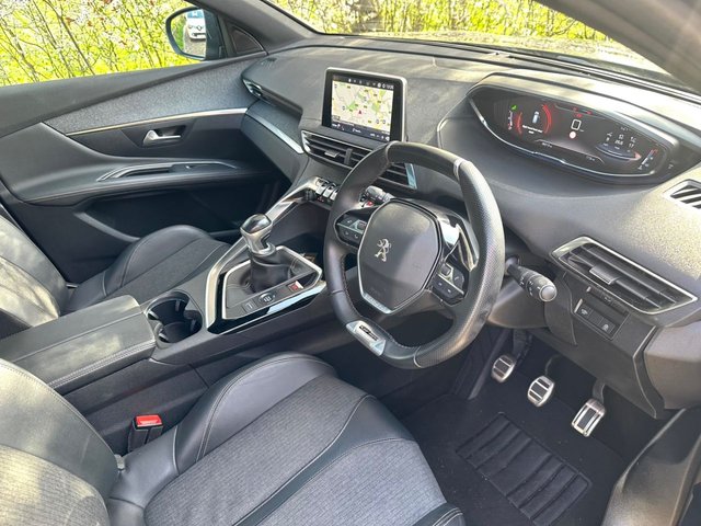 2019 PEUGEOT 3008 1.2 PureTech GT Line Premium SUV 5dr Petrol Manual Euro 6 (s/s) (130 ps) - Photo 3