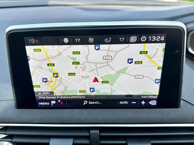 2019 PEUGEOT 3008 1.2 PureTech GT Line Premium SUV 5dr Petrol Manual Euro 6 (s/s) (130 ps) - Photo 12