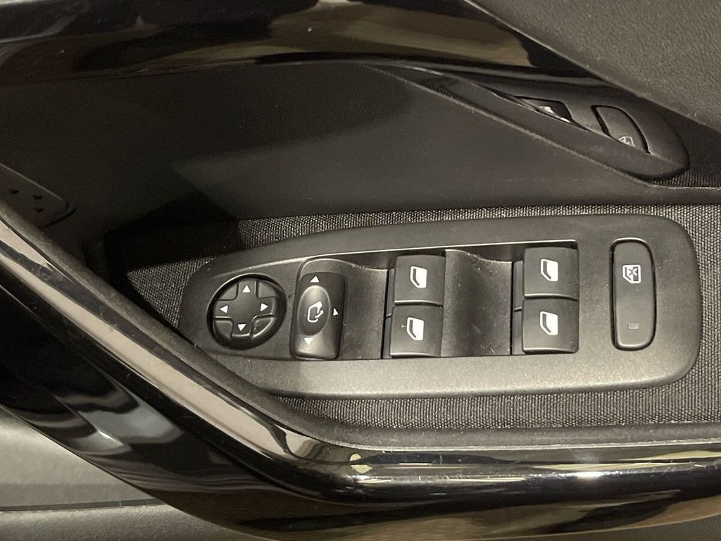 USED 2019 69 PEUGEOT 208 1.2 PureTech Tech Edition Hatchback 5dr Petrol Manual Euro 6 (s/s) (82 ps) IDEAL 1ST CAR - LOW MILES