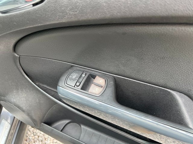 2012 VAUXHALL CORSA - Photo 11