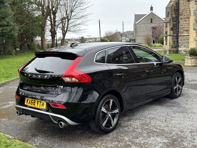2018 Volvo V40 1.5L R-Design Nav Plus 5dr - Photo 3