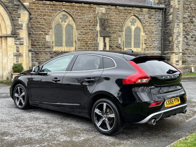 2018 Volvo V40 1.5L R-Design Nav Plus 5dr - Photo 6