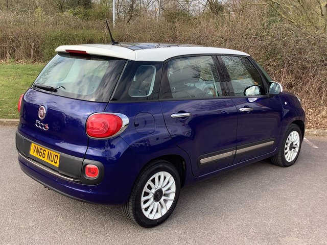 2016 FIAT 500L - Photo 5