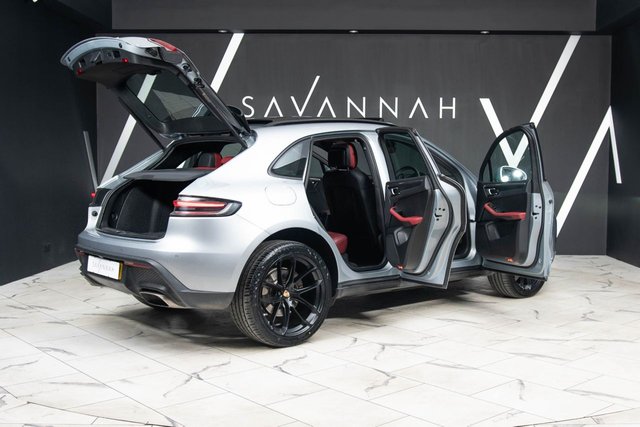 2023 PORSCHE MACAN - Photo 12