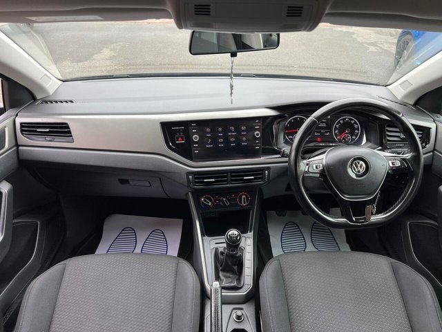 2019 Volkswagen Polo - Photo 2