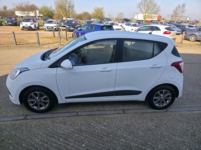 2014 HYUNDAI I10 1.2 Premium Hatchback 5dr Petrol Manual Euro 5 (87 ps) - Photo 5