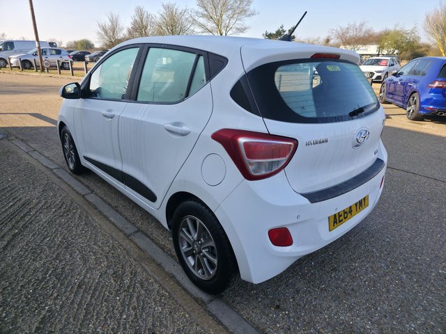2014 HYUNDAI I10 1.2 Premium Hatchback 5dr Petrol Manual Euro 5 (87 ps) - Photo 6