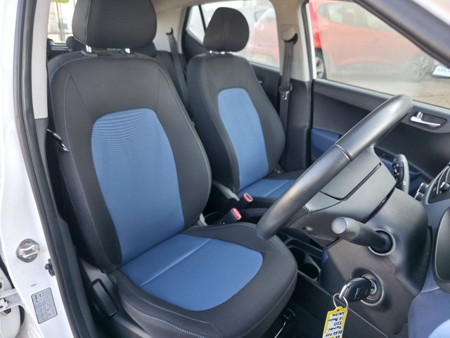 2014 HYUNDAI I10 1.2 Premium Hatchback 5dr Petrol Manual Euro 5 (87 ps) - Photo 11