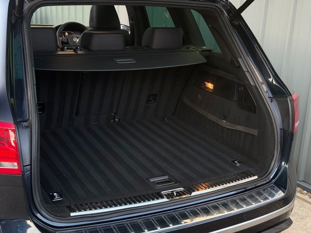 2015 VOLKSWAGEN TOUAREG R-Line 3.0 TDI V6 BlueMotion Tech SUV 5dr Diesel Tiptronic 4WD Euro 6 (s/s) (262 ps) - Photo 9