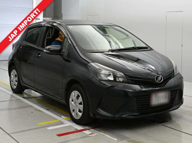 2015 TOYOTA YARIS . LOW MILEAGE AUTOMATIC. CLEAN CONDITION THROUGHOUT. FINISHED IN METALLIC BLACK. MORE... photo