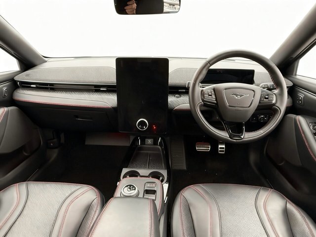 2022 FORD MUSTANG MACH-E - Photo 2