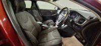 USED 2015 15 VOLVO V40 CROSS COUNTRY 2.0 D3 SE Hatchback 5dr Diesel Auto Euro 6 (s/s) (150 ps) Automatic, Winter Pack, Service History