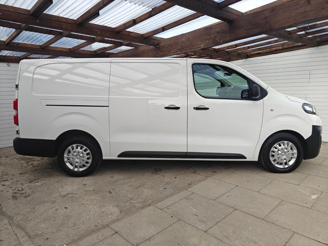 2020 VAUXHALL VIVARO - Photo 2