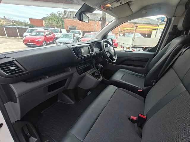 2020 VAUXHALL VIVARO - Photo 4