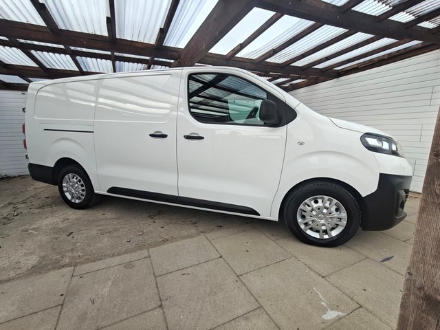 2020 VAUXHALL VIVARO - Photo 8