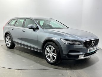 View our Volvo V90 Cross Country