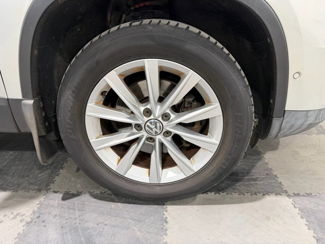 2013 VOLKSWAGEN TIGUAN 2.0 TDI BlueMotion Tech SE SUV 5dr Diesel DSG 4WD Euro 5 (s/s) (140 ps) - Photo 10