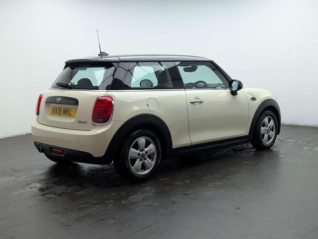 USED 2018 18 MINI HATCH 1.5 Cooper 3dr CLICK & COLLECT/ HOME DELIVERY