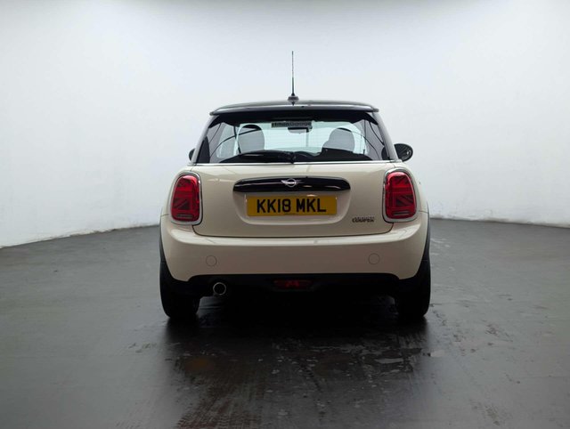 USED 2018 18 MINI HATCH 1.5 Cooper 3dr CLICK & COLLECT/ HOME DELIVERY