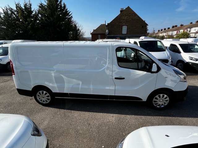 2021 RENAULT TRAFIC - Photo 11