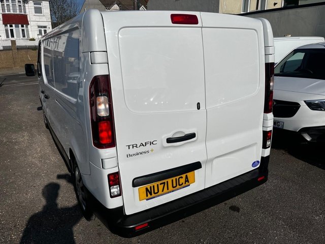 2021 RENAULT TRAFIC - Photo 8