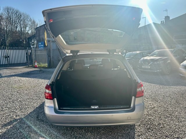 2010 MERCEDES-BENZ E-CLASS 2.1 E250 CDI BlueEfficiency Avantgarde Estate 5dr Diesel Tiptronic Euro 5 (204 ps) - Photo 12