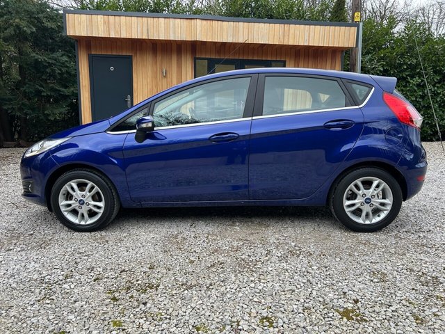 2016 Ford Fiesta 1.3L Zetec 5dr - Photo 3