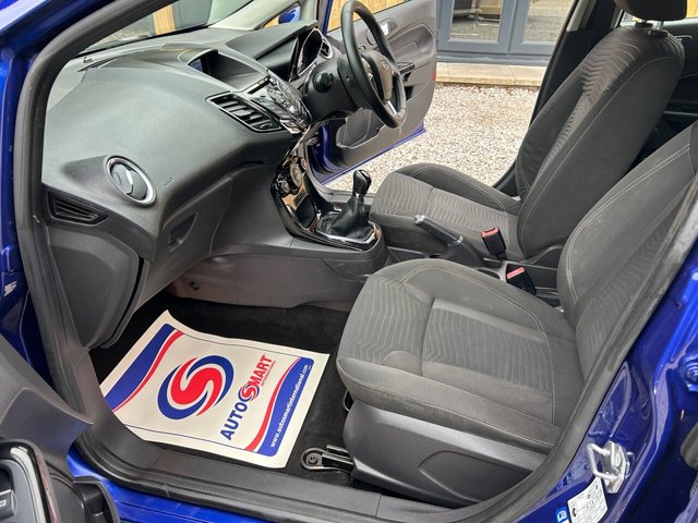 2016 Ford Fiesta 1.3L Zetec 5dr - Photo 12