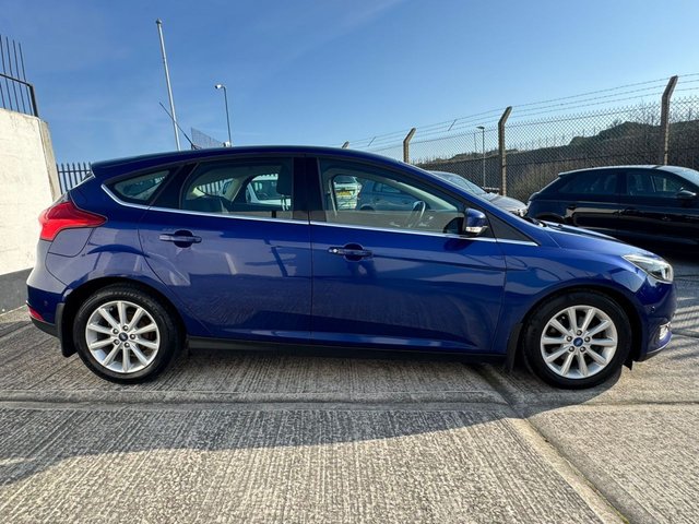 2015 Ford Focus 1.6L Titanium 5dr - Photo 10