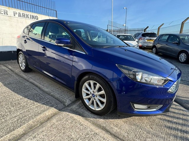 2015 Ford Focus 1.6L Titanium 5dr - Photo 11