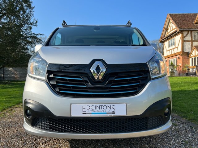 2017 RENAULT TRAFIC 1.6 dCi 27 Sport Nav Panel Van 5dr Diesel Manual SWB Standard Roof Euro 6 (120 ps) - Photo 8