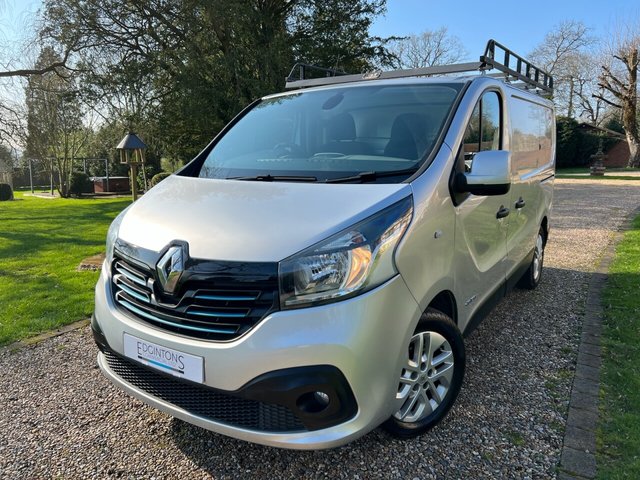 2017 RENAULT TRAFIC 1.6 dCi 27 Sport Nav Panel Van 5dr Diesel Manual SWB Standard Roof Euro 6 (120 ps)