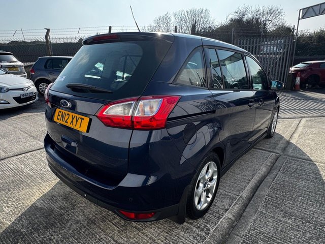 2012 Ford Grand C-Max 1.6L Zetec 5dr - Photo 12