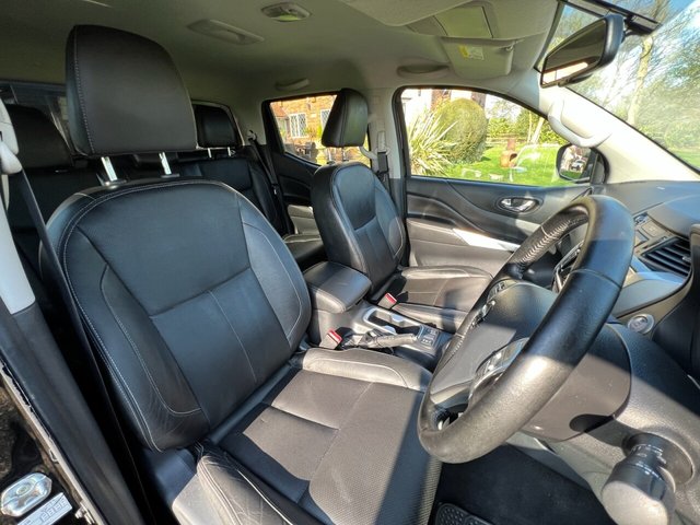 2018 NISSAN NAVARA 2.3 dCi Tekna Pickup Double Cab 4dr Diesel Auto 4WD Euro 6 (190 ps) - Photo 12