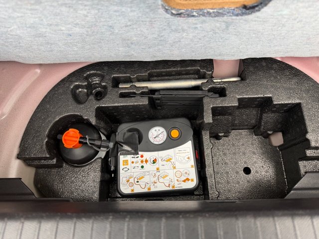 2020 PEUGEOT E-208 - Photo 11