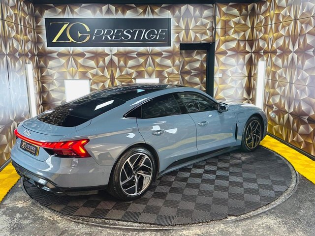 2022 AUDI E-TRON GT 93.4kWh Vorsprung Auto quattro 4dr - Photo 7