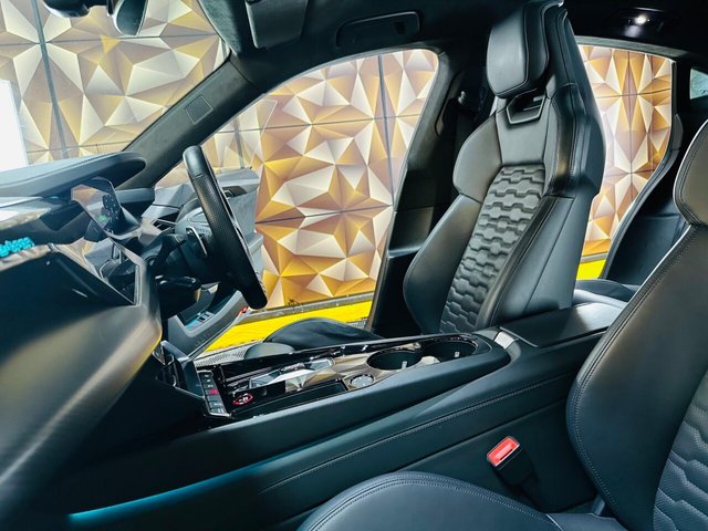 2022 AUDI E-TRON GT 93.4kWh Vorsprung Auto quattro 4dr - Photo 4