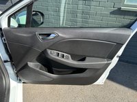 USED 2021 71 RENAULT CLIO 1.0 TCe Iconic Hatchback 5dr Petrol Manual Euro 6 (s/s) (90 ps) 