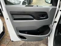 USED 2022 22 VAUXHALL VIVARO 1.5 Turbo D 2900 Dynamic L2 H1 Euro 6 (s/s) 6dr SERVICED @ 20 40 60 70 76 k